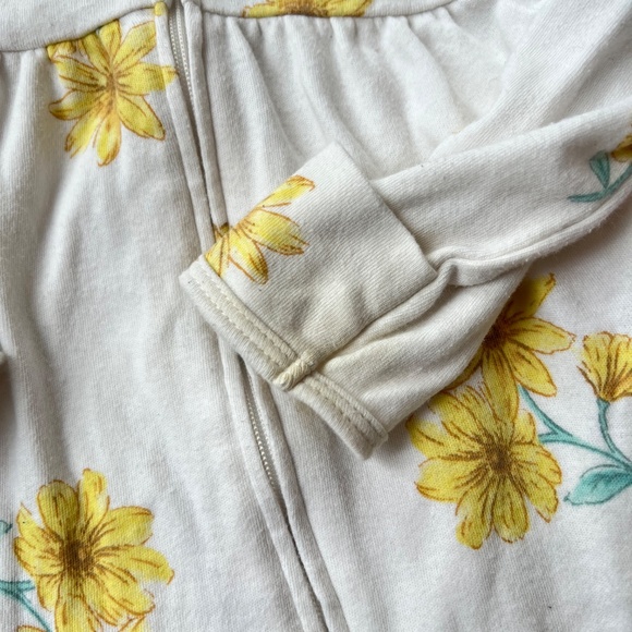 Carters sleepers/pajamas bundle - 3 mo - baby girl - Picture 4 of 6